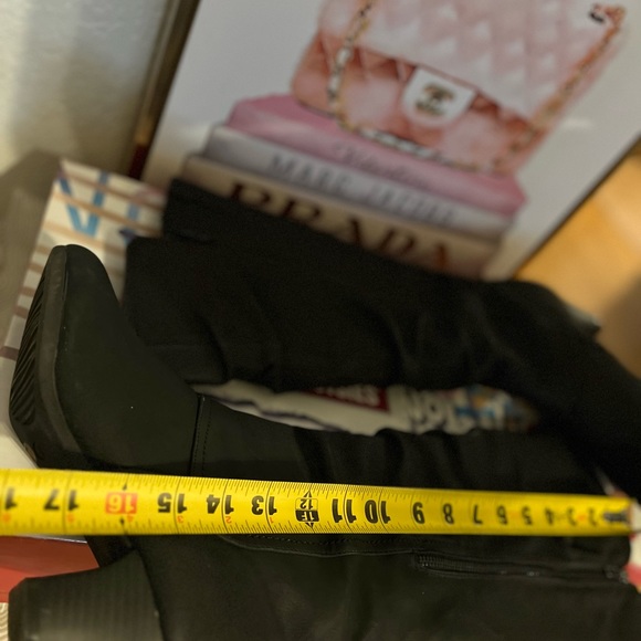 Tender Tootsies Women's Edina Boot, size 8W /L - Picture 5 of 6